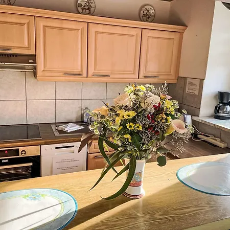 4 In Ruhigem Haus By Interhome Daire *